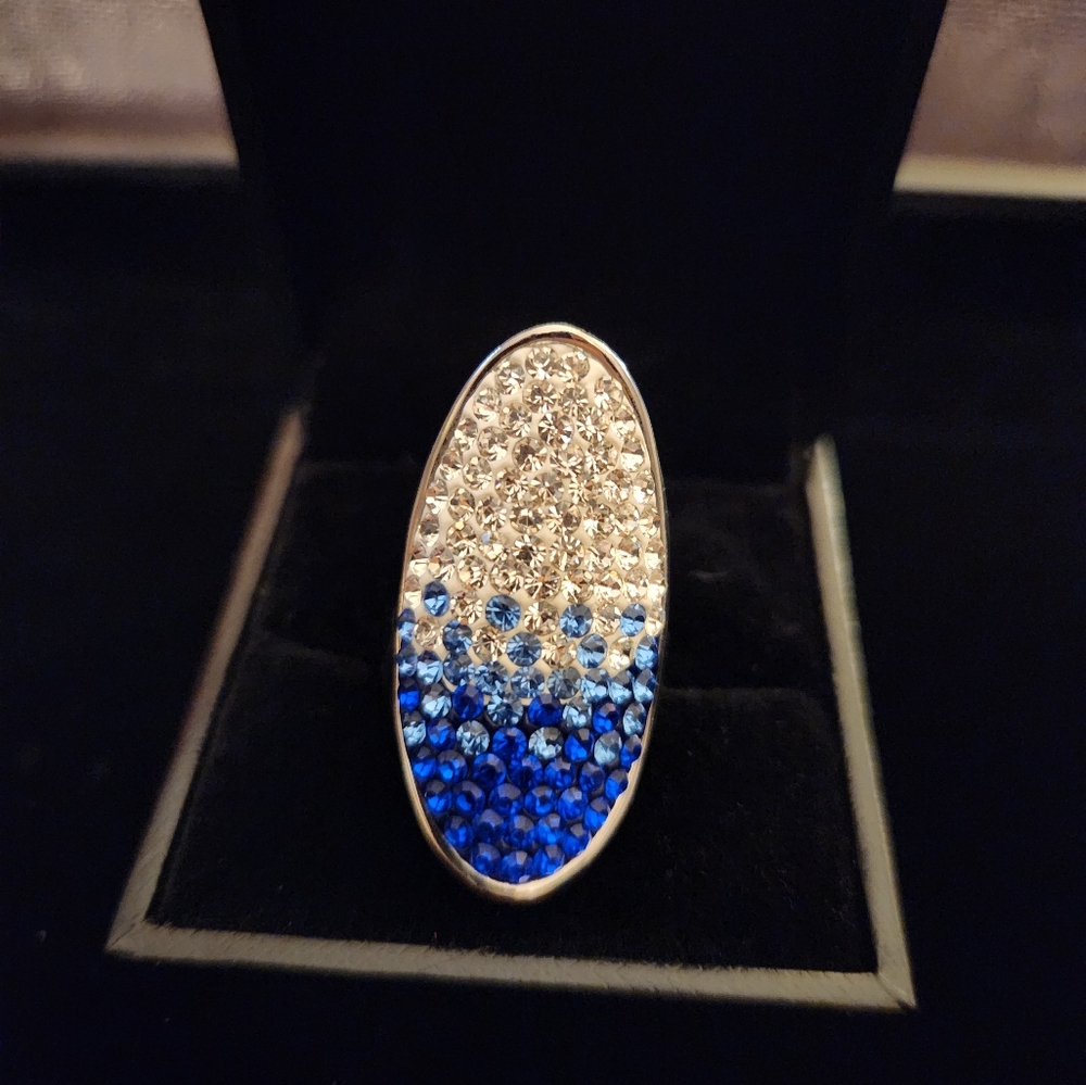 Elegant Blue and Silver Crystal Ring